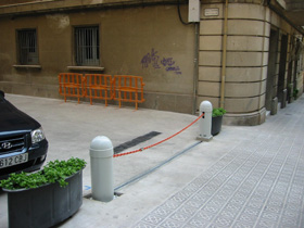 automatic chain barrier