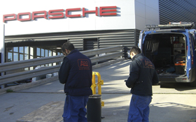 retractable pylon manufacturers and installers