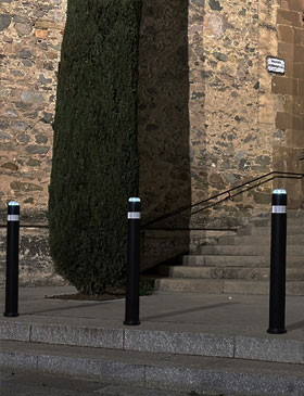 A-FLEX solar LED illuminated bollards installed. A-FLEX solar LED illuminated bollards installed.