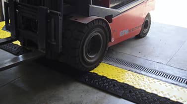 Detail resistance passage vehicles cable protector