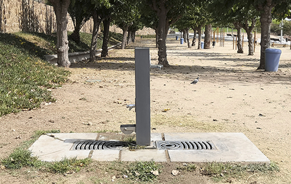 installation urban fountains iron dogi model