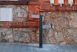 eau iron urban fountain installed