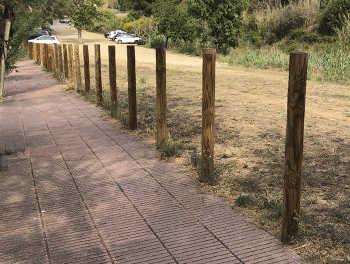 wooden fence barrotera installed